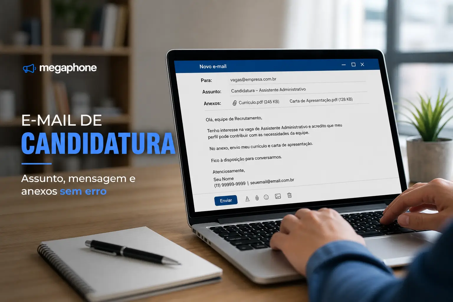 Pessoa digitando e-mail de candidatura para Assistente Administrativo