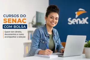 Mulher feliz escrevendo em um notebook com laptop - Cursos do Senac com Bolsa 2026